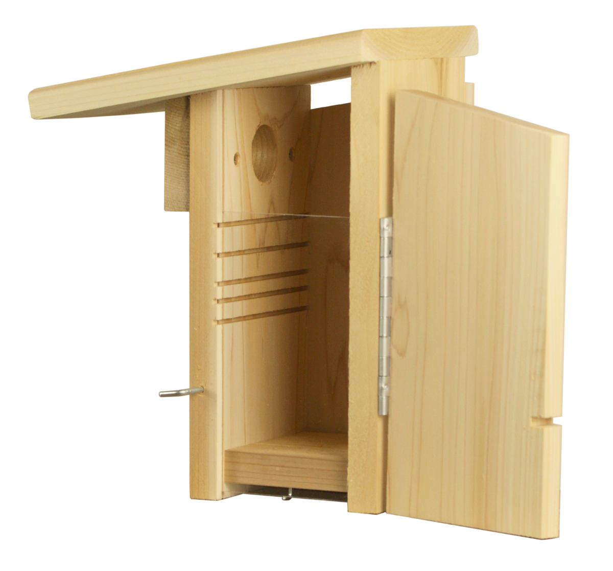 bluebird nest box with interior grooves and ventilation